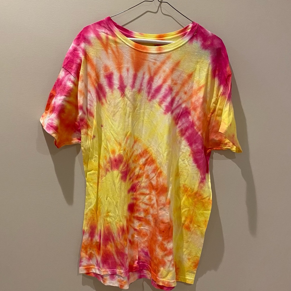 Hanes tie-dyed tee